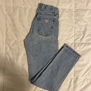 Light wash, women’s, high-waisted, vintage guess jeans